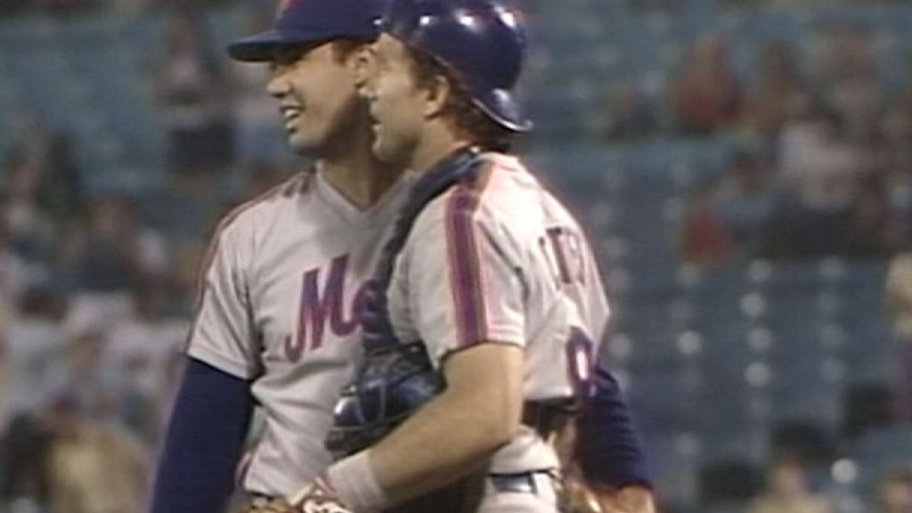 The Mets showed a lot of class in their tribute to Gary KID Carter. The  ceremony featured the entire Carter family and former teammates Darryl  Strawberry, Keith Hernandez, and Ron Darling among