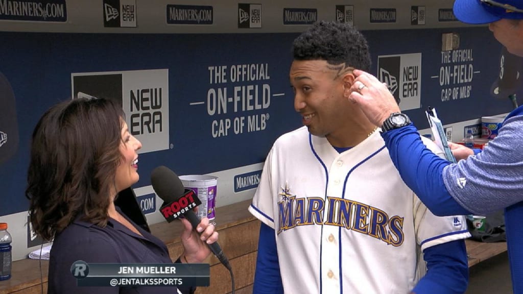 The Mariners celebrated Edwin Diaz's 50th save by offering fans haircuts,  'Diaz-style