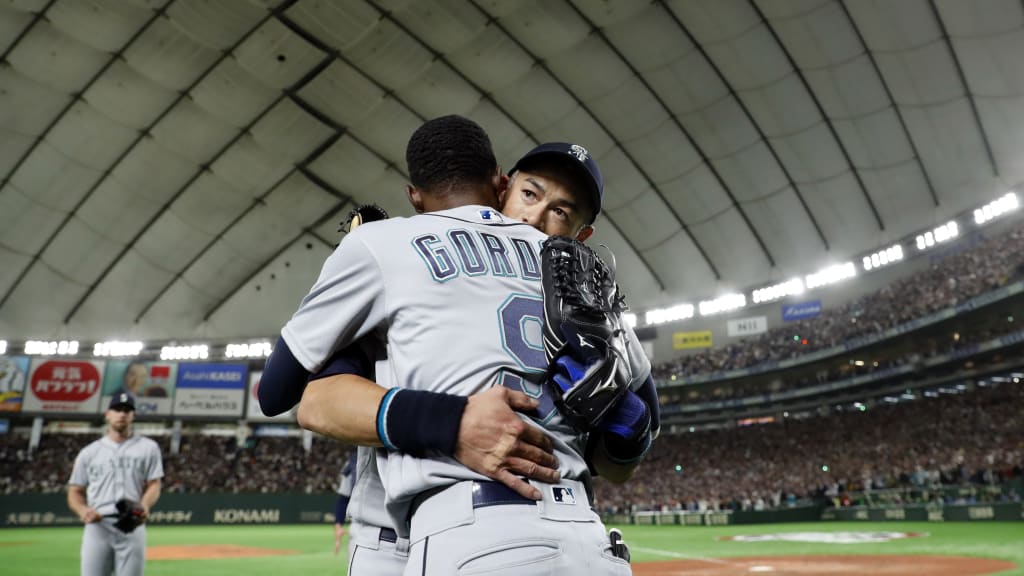 Thank you, Ichiro': Dee Gordon takes out full-page ad in The Seattle Times  dedicated to Ichiro