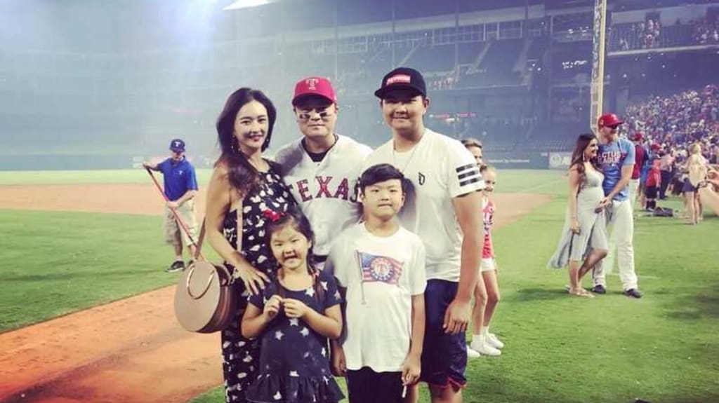 Shin-Soo Choo enjoys time with sons in spring