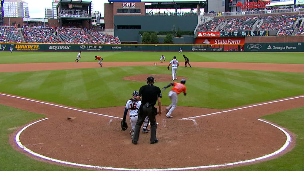 Astros' Yordan Alvarez taken to hospital against Atlanta after