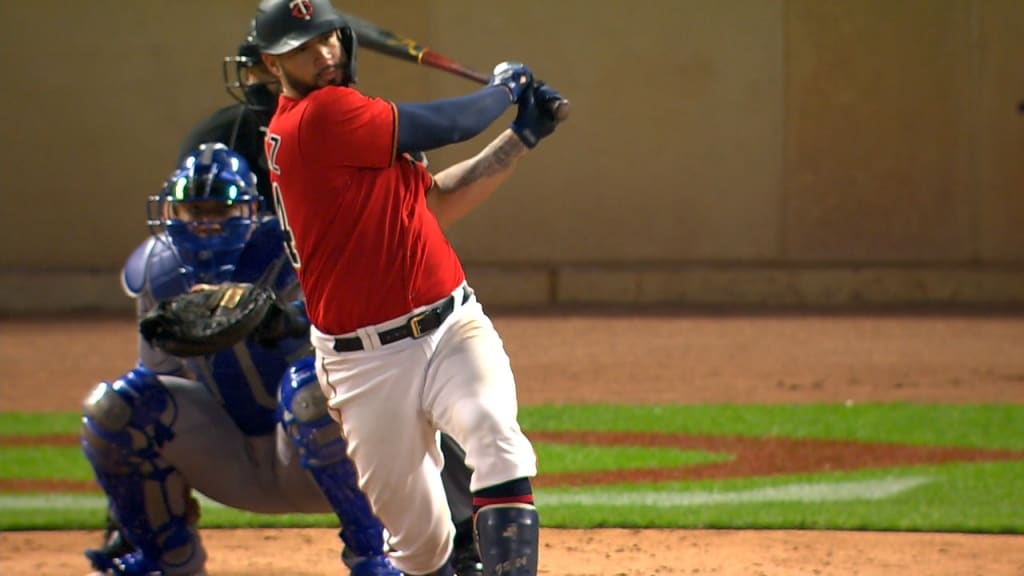 Twins – Mariners: Max Kepler trips over own bat, runs out a double