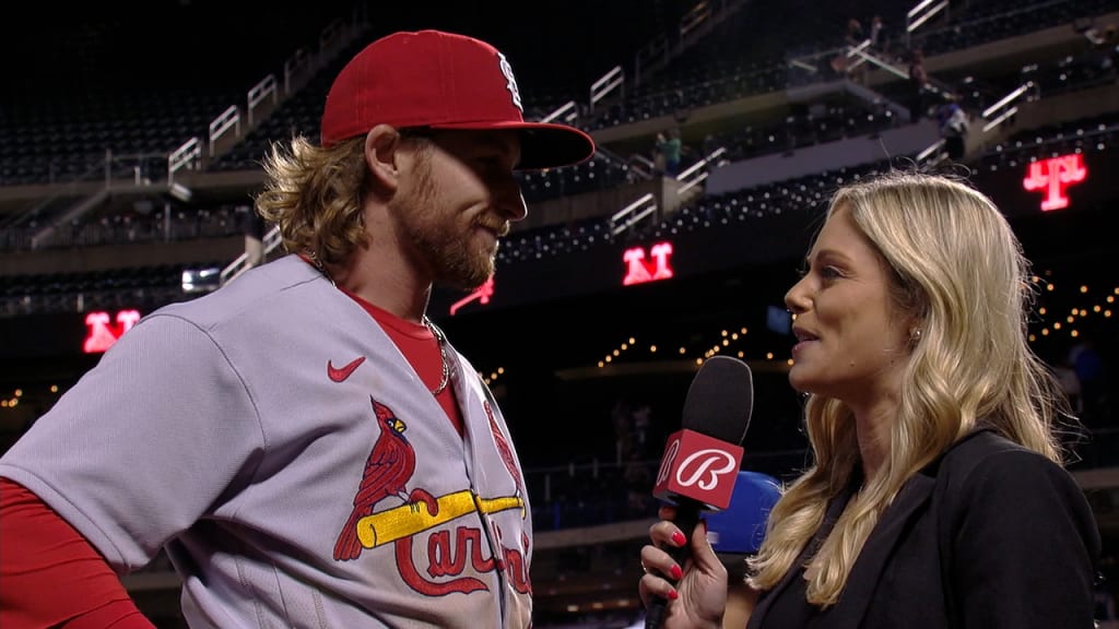 Cardinals infielder Brendan Donovan proposes