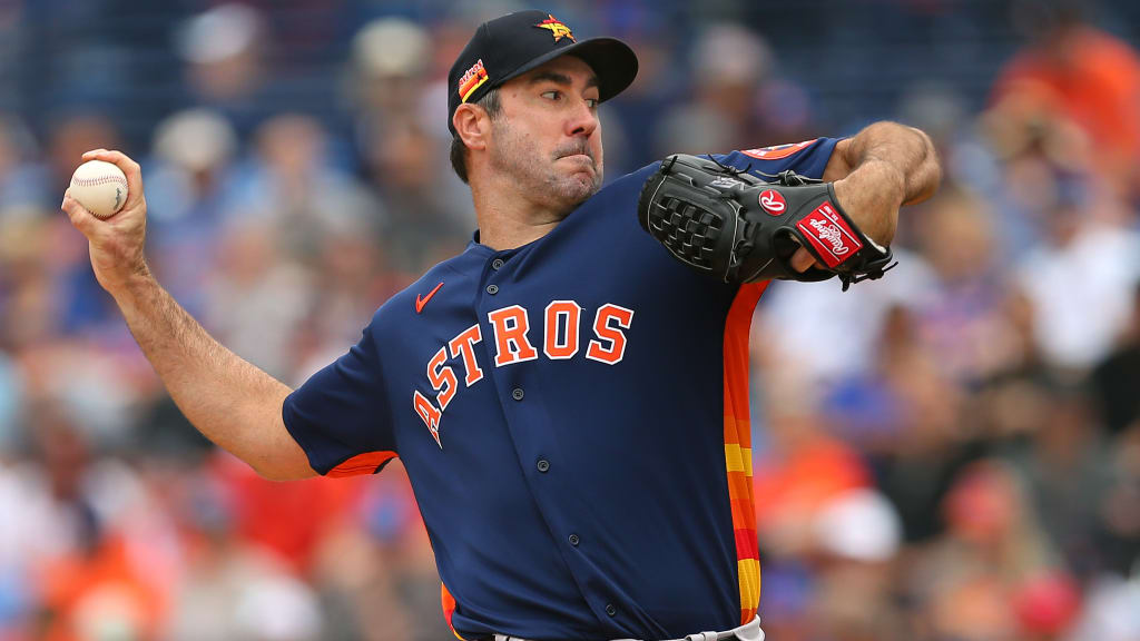 Justin Verlander is staying with the Astros. What it means for 2022.