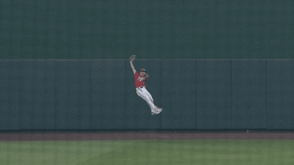 Corbin Carroll makes unreal catch