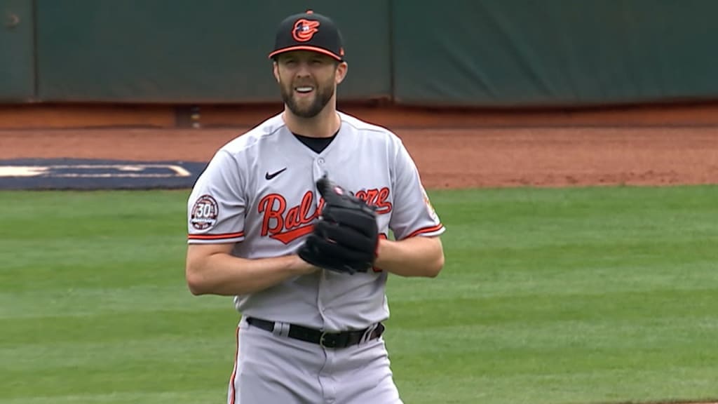 Brewers claim right-hander Jordan Lyles from the Padres