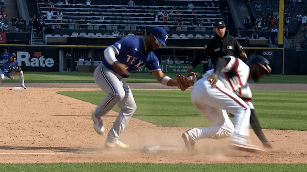 Charlie Culberson Sliding Play, Throw from One Knee vs Cubs