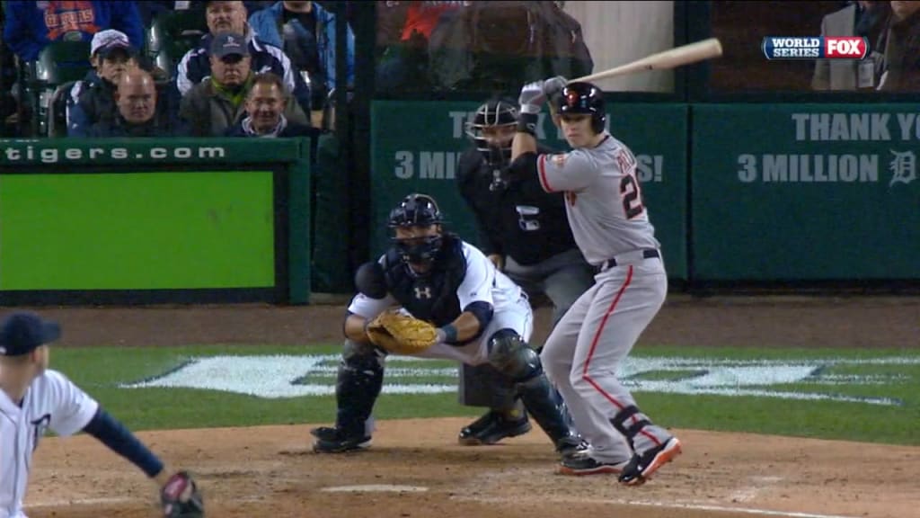 Giants catcher Buster Posey hits a genuinely impossible-looking home run  vs. Padres