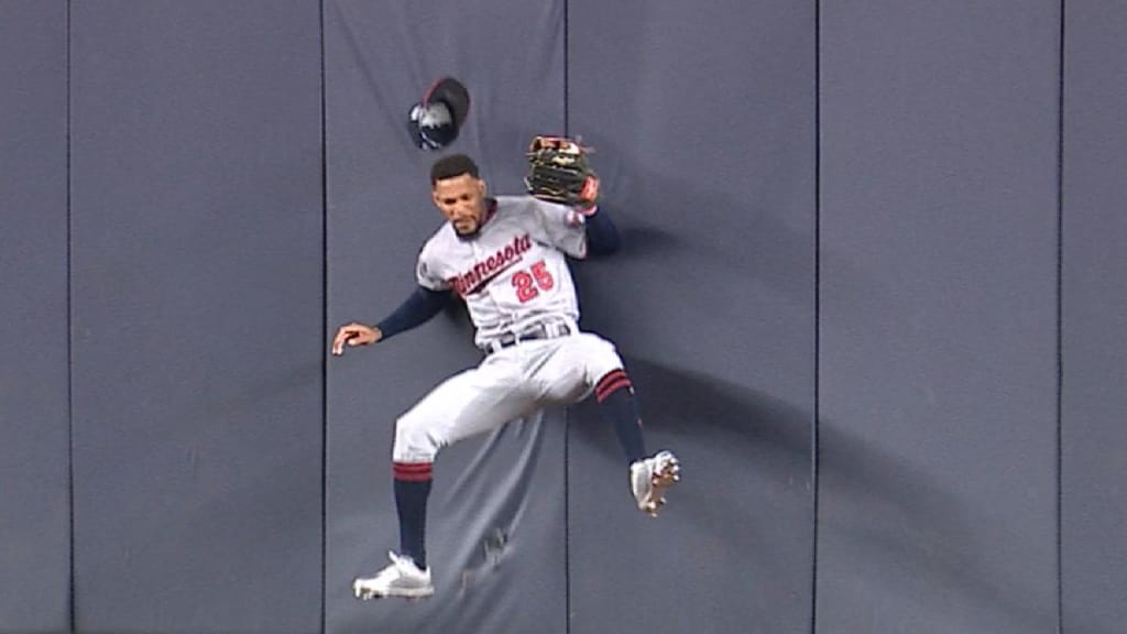 Minnesota Twins - Congrats to Byron Buxton on being named a Rawlings Sports  Gold Glove Award Finalist! ✨