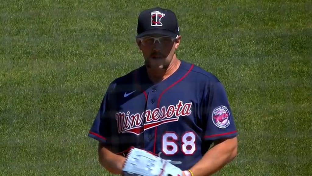 Randy Dobnak mows down lineup