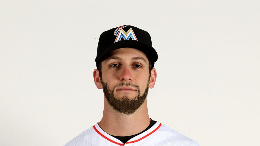 Marlins' manager bans team's players from having facial hair