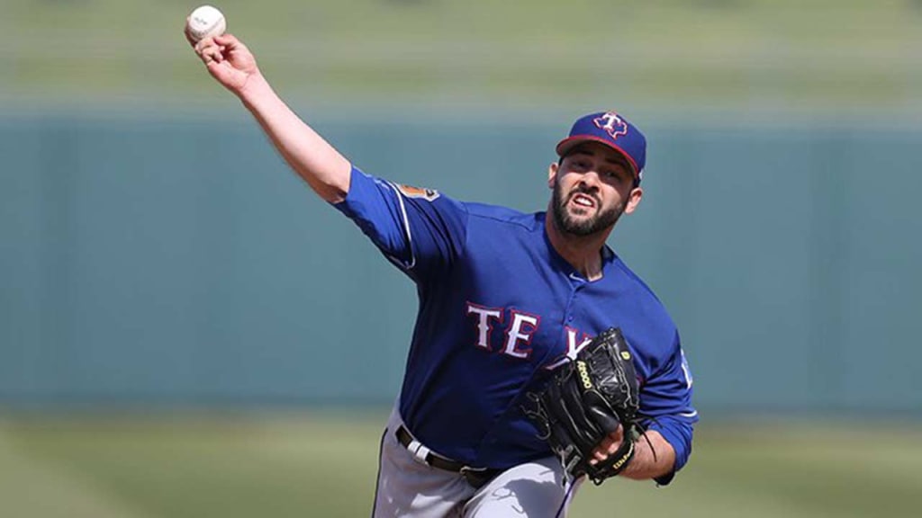 Dillon Gee's out-clause allows him to become a free agent if he doesn't make Texas' roster. (Rangers)