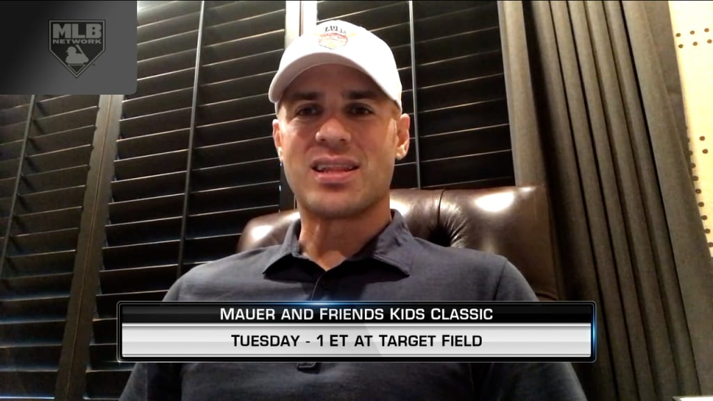 Former Minnesota Twins' Joe Mauer speaks after being inducted to
