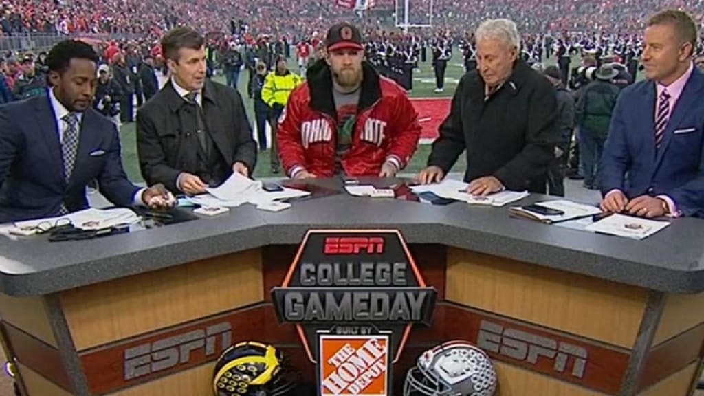 Providing to students an arrangement are sounds, couple writes press