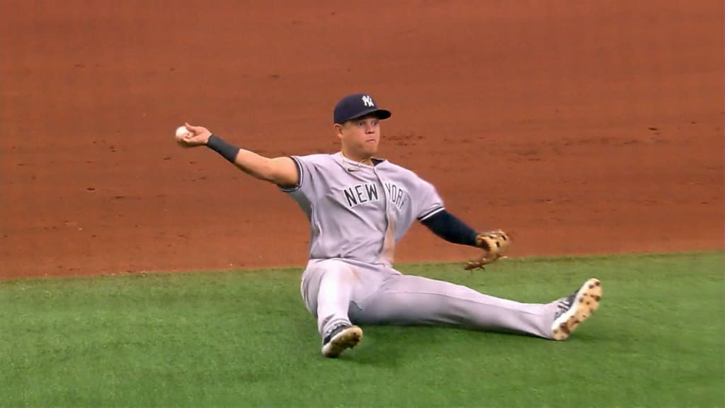 Yankees' Gio Urshela runs full speed to catch foul ball, dives