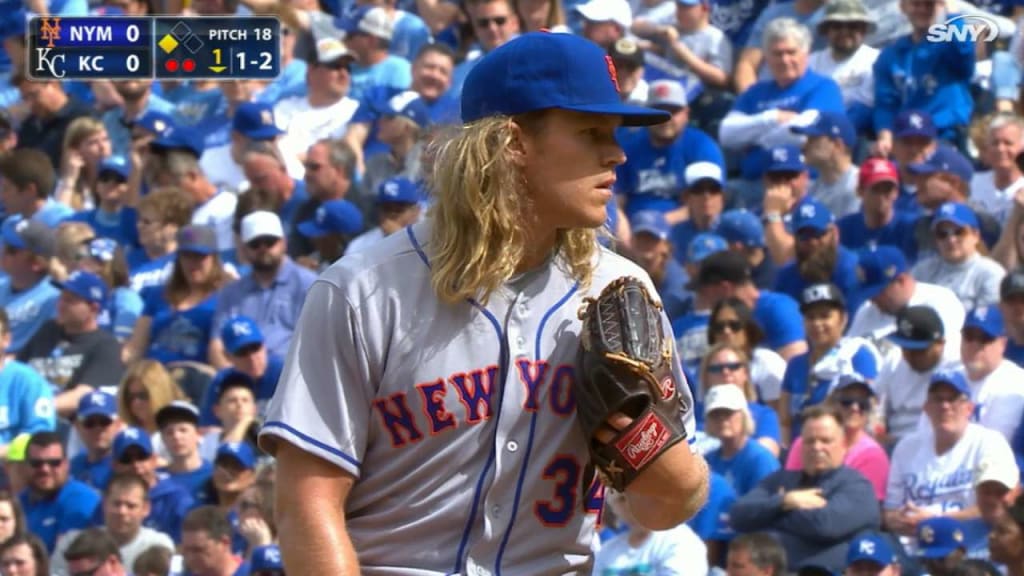 Fan spots Noah Syndergaard showing family around town before huge World  Series start