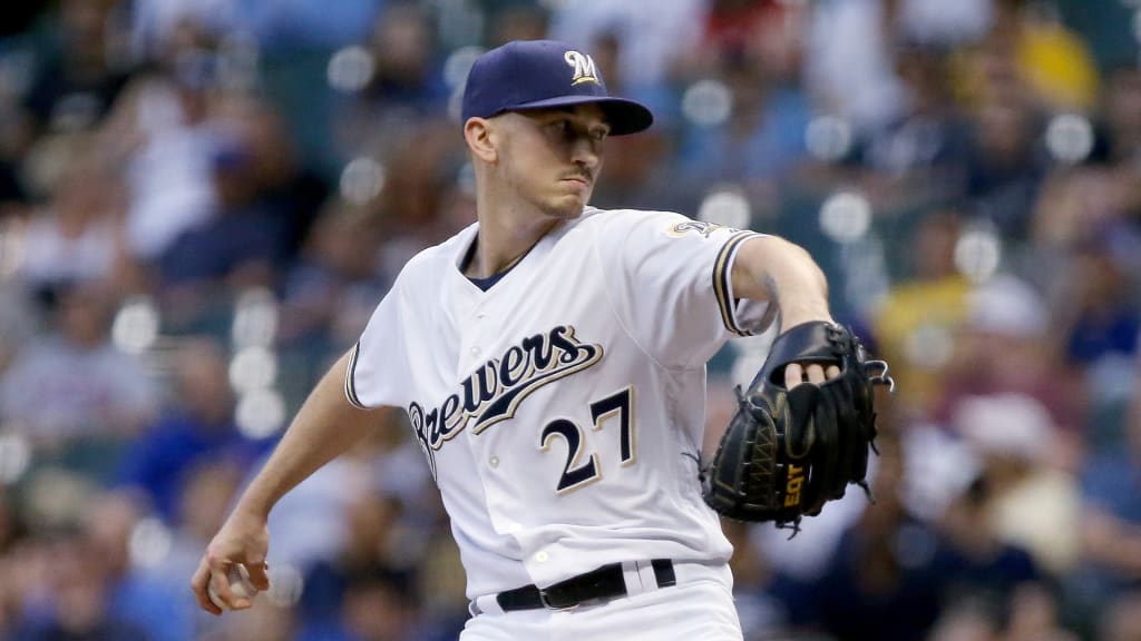 MILWAUKEE, WI - MAY 24: Zach Davies #27 of the Milwaukee Brewers pitches in the fourth inning against the New York Mets at Miller Park on May 24, 2018 in Milwaukee, Wisconsin. (Photo by Dylan Buell/Getty Images)