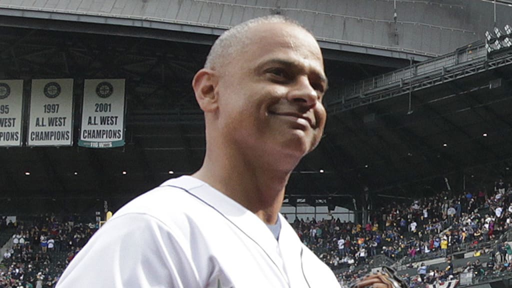 Joey Cora managed the Pirates' Double-A Altoona affiliate to a 76-64 record in 2016. (AP)