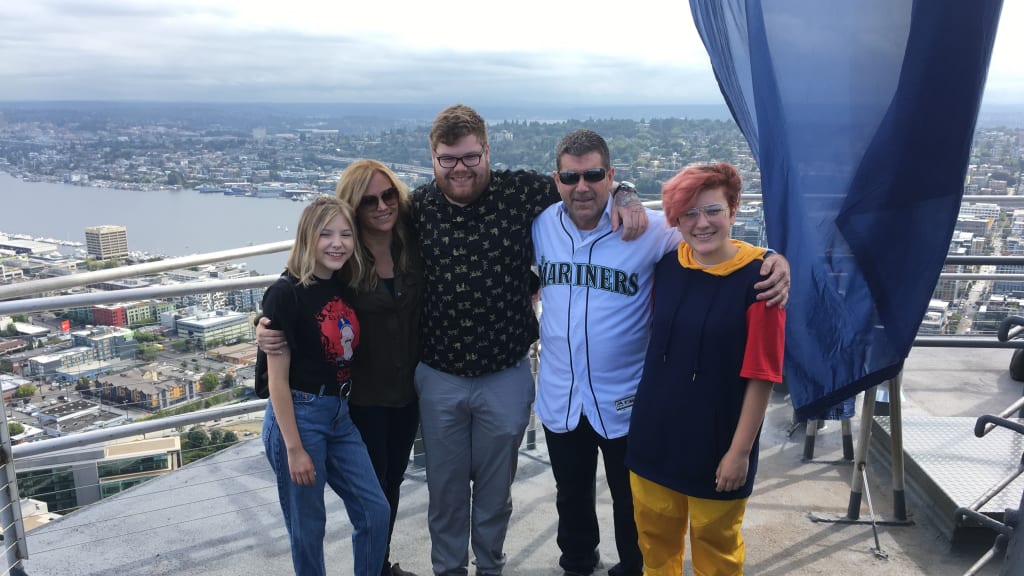 Edgar Martinez honored at Space Needle ceremony