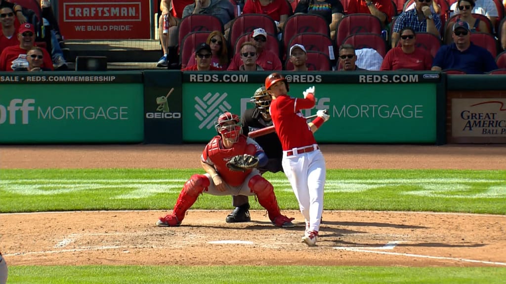 Reds' Eugenio Suarez dedicates key home run to his daughter 