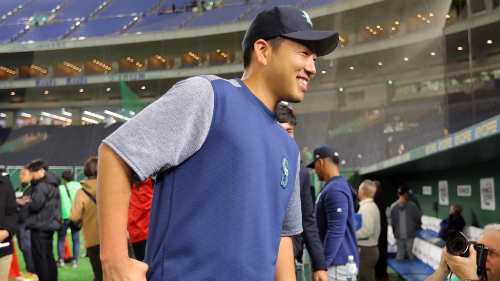 Baseball: Mariners sign Ichiro, invite him to spring training camp