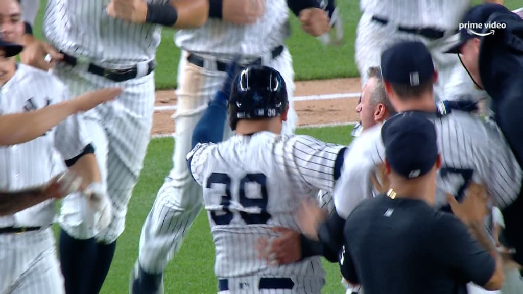 MLB - The New York Yankees walk it off and are heading to