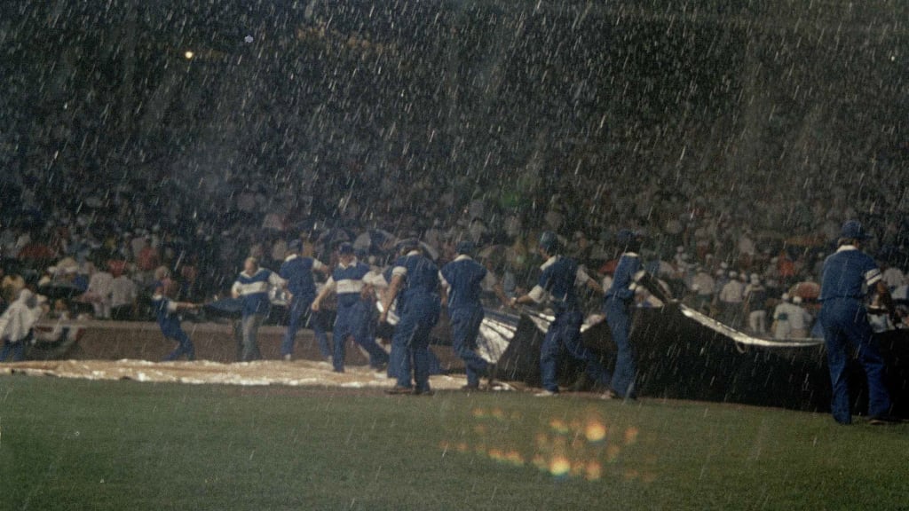 Chicago Cubs Played First Night Game At Wrigley Field 29 Years Ago Today