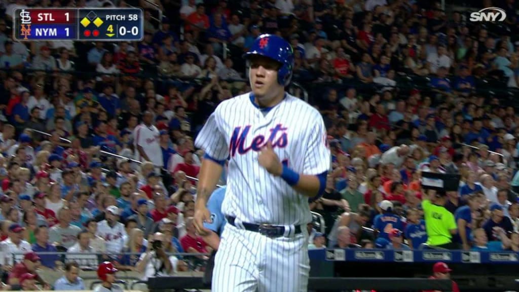 Mets hang on to edge Phils in doubleheader opener