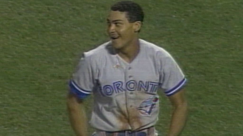 Did Toronto Blue Jays Star Joe Carter Wear a Misspelled Torotno