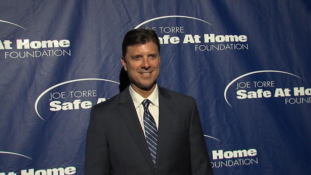 Tino Martinez honored at Safe At Home Gala