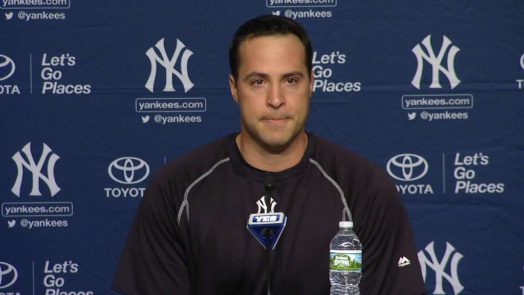 Retiring Mark Teixeira honored by Yankees before final game