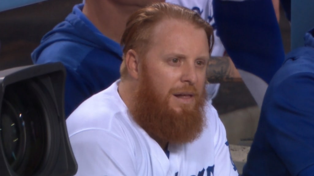 🤕 Former Dodgers player Justin Turner HIT IN THE FACE by a pitch toda