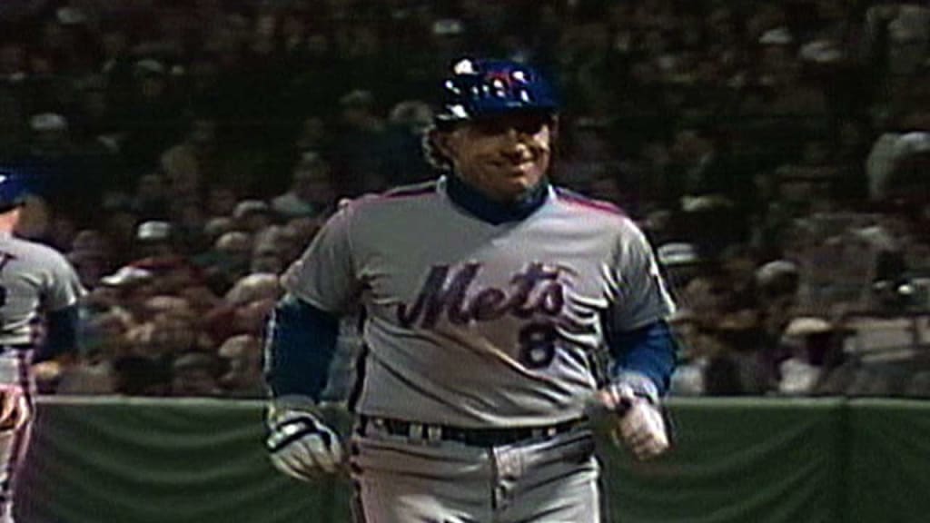Carter homers twice in Game 4