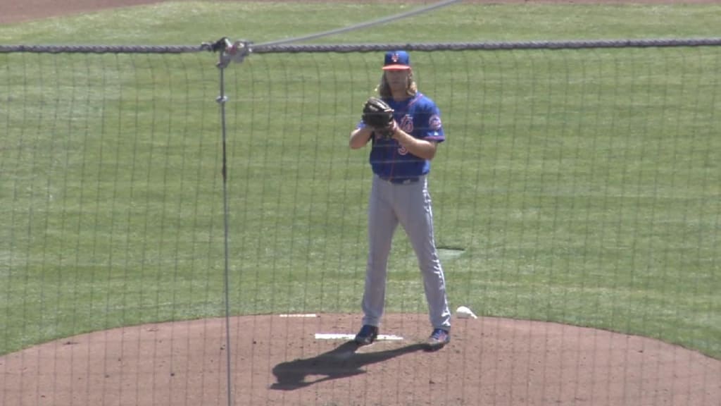 Syndergaard fans five in seven