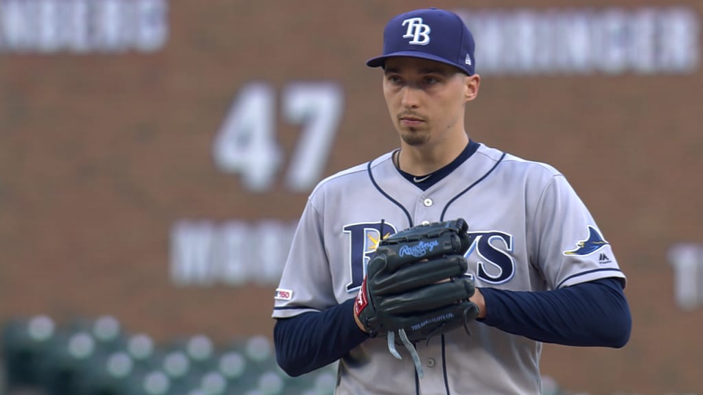 Snell whiffs Stewart