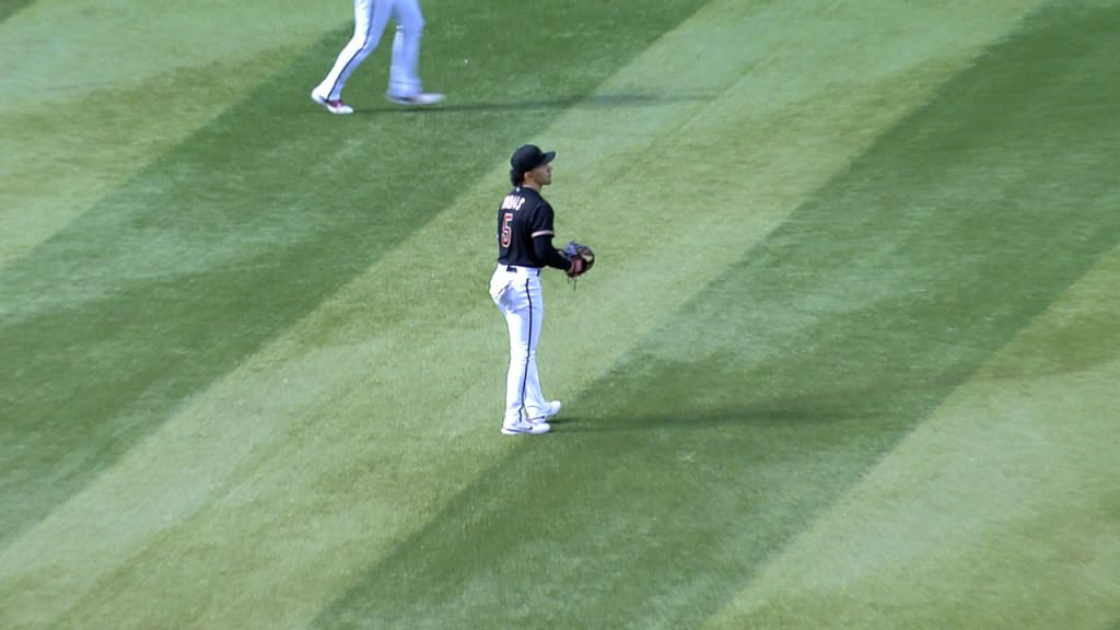 ATLANTA, GA – JULY 29: Arizona starting pitcher Madison Bumgarner (40)  reacts during the MLB game between the Arizona Diamondbacks and the Atlanta  Braves on July 29th, 2022 at Truist Park in