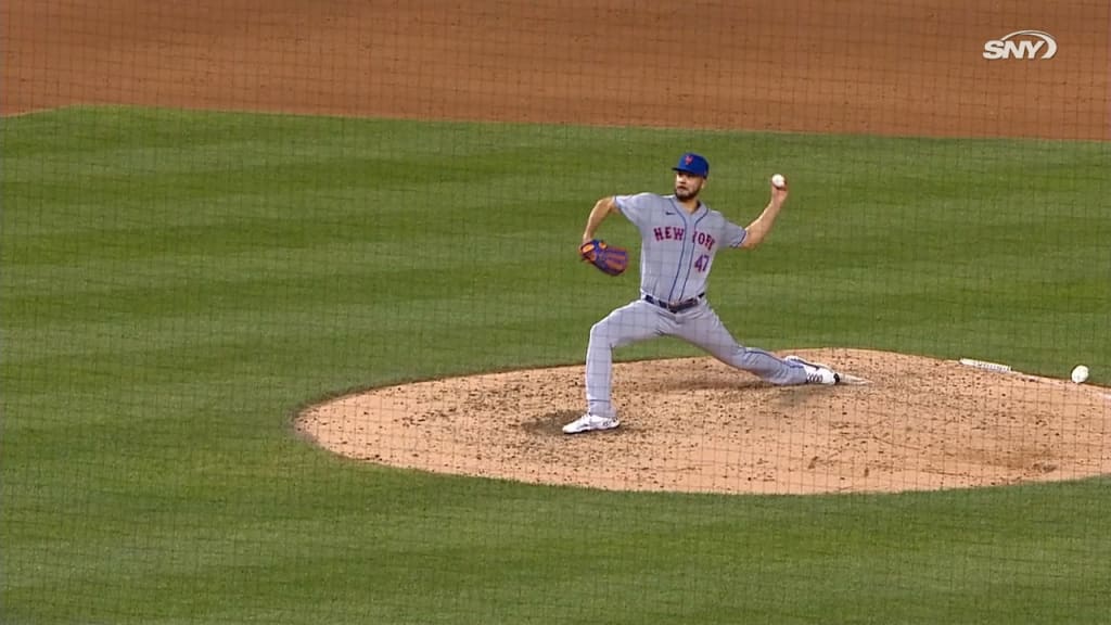 Mets pitcher Walker (back) exits after 2 innings vs Braves