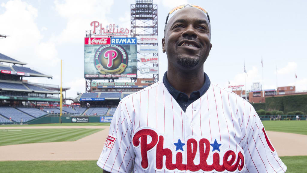 Jimmy Rollins gives tour of his house 