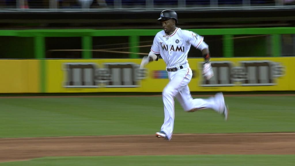 Mariners acquire Dee Gordon, $1 million in international pool money from  the Marlins