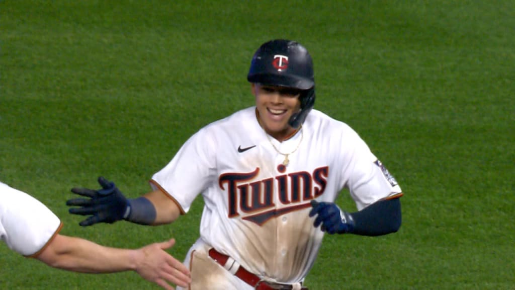 Gio Urshela delivers big hit as Twins oust Red Sox, win fourth straight  game – Twin Cities