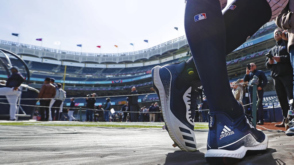 Aaron Judge Discusses The Difficulty Of Buying Shoes For His Huge Feet