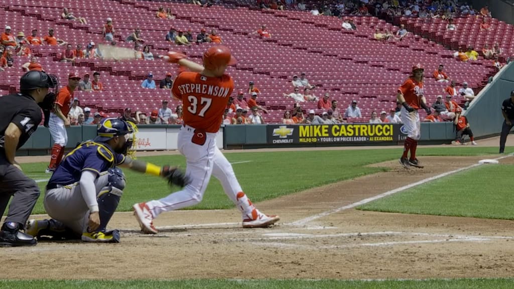 Tyler Naquin, Tyler Stephenson power Cincinnati Reds to series victory  against Milwaukee Brewers