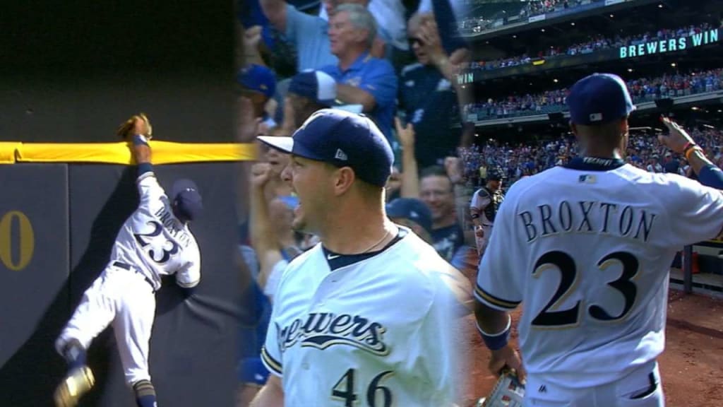 Must C: Broxton robs HR in 9th