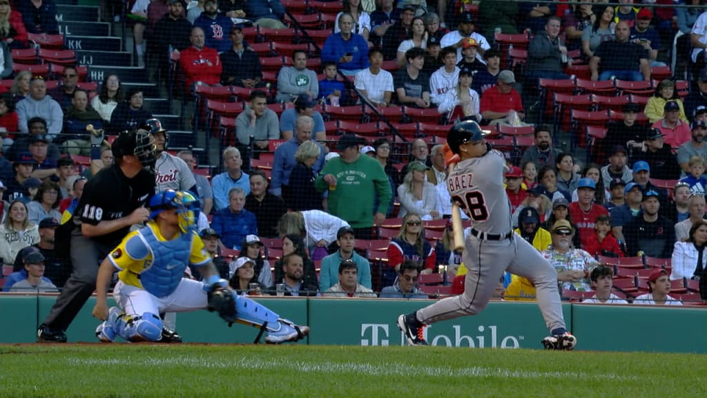 Detroit Tigers shortstop Javier Baez (28) waves to fans after a