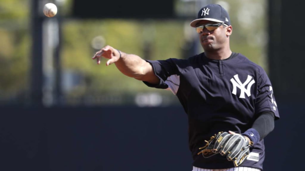 MLB notebook: Seattle Seahawks QB Russell Wilson to join Yankees' spring  training camp