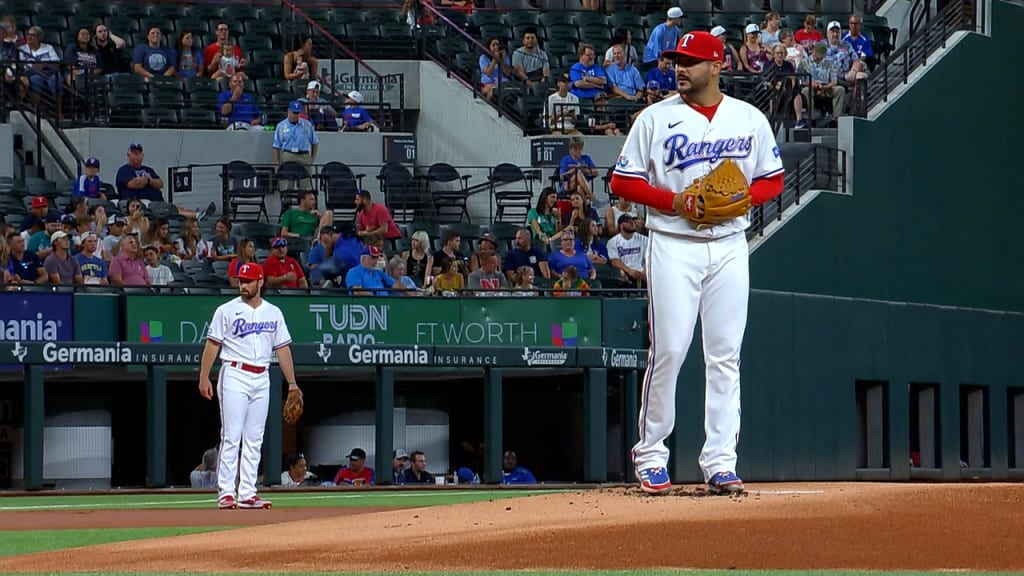 Rangers' Elvis Andrus talks family, holidays