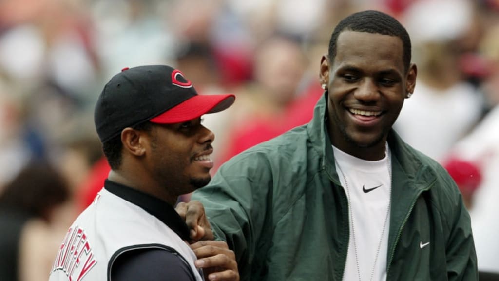 LeBron James wears Ken Griffey Jr.-inspired shoes