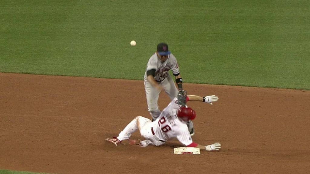 Utley's hard slide