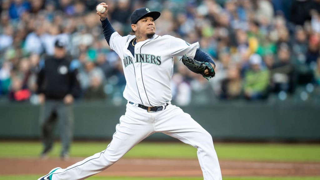 Felix Hernandez being evaluated for further injury