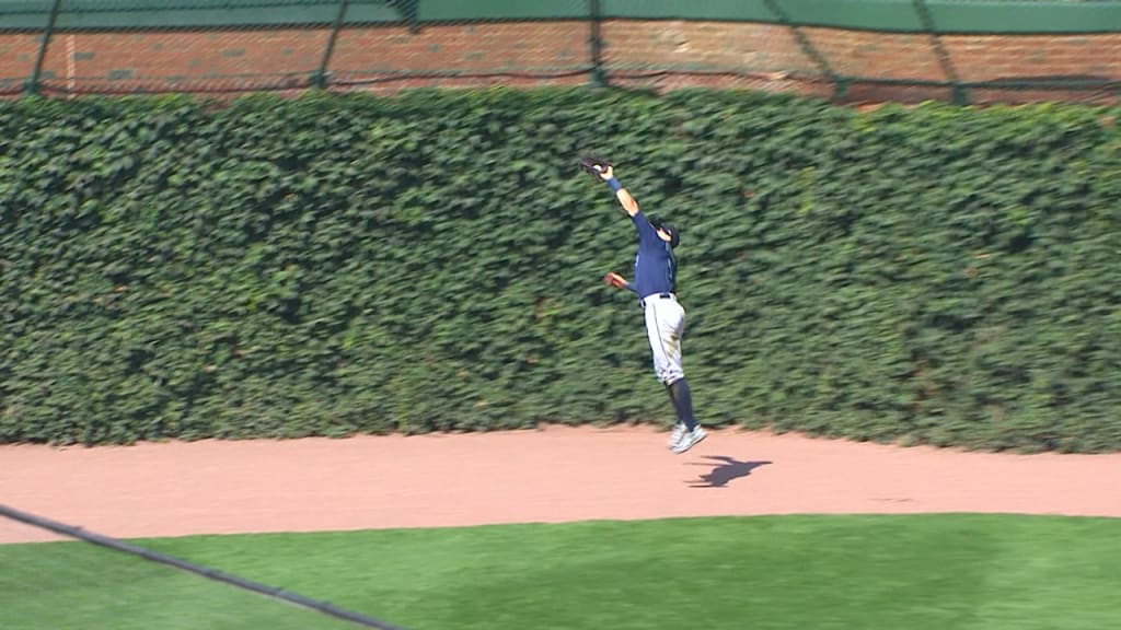 Bishop snags deep fly ball